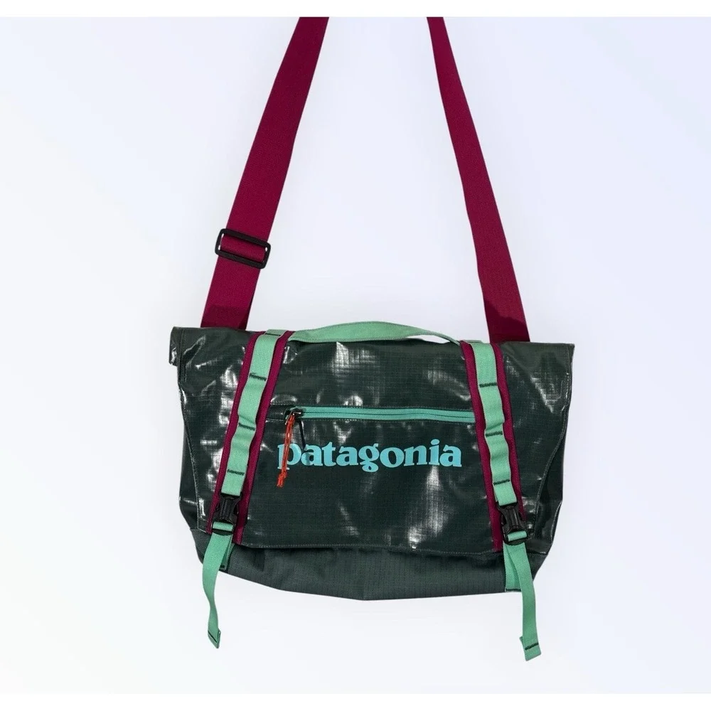 black hole messenger bag patagonia Mini MLC Pack 30L – Versatile Carry-On – Coontail travel documents Patagonia Black Hole Messenger Bag